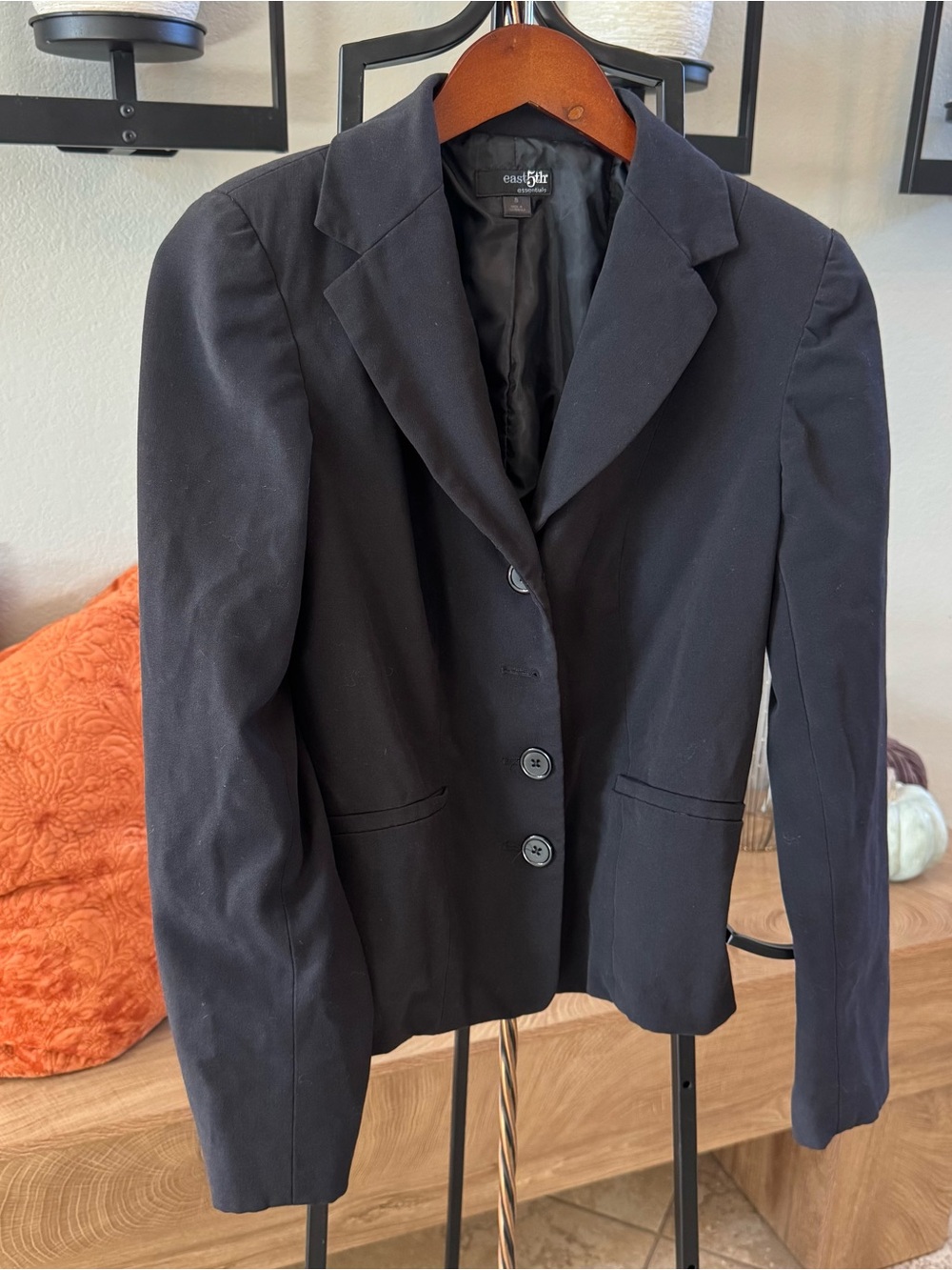 East 5th Black Women's Tailored Three-Button Blazer